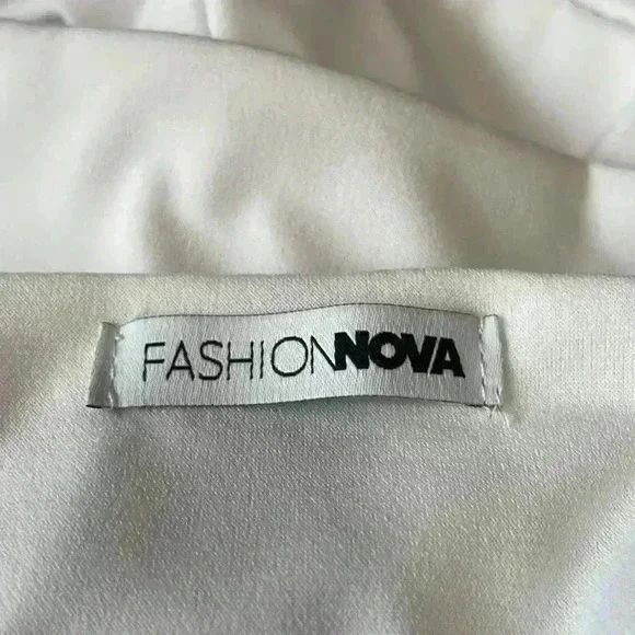 FASHION NOVA white faux wrap bandage crop top - womens size medium - Picture 6 of 6
